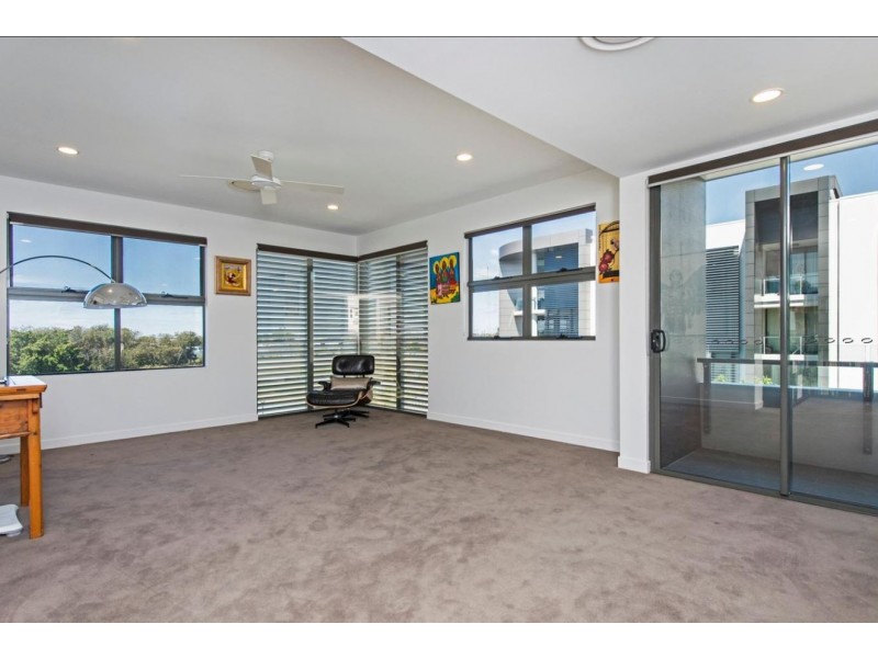 Villa 10 Salacia Drive, Paradise Point QLD 4216