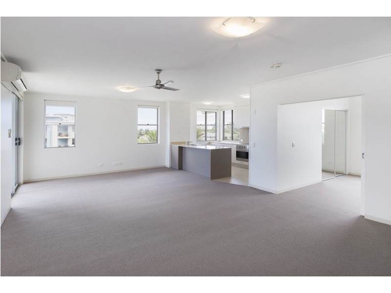 137/64 Sickle Avenue, Hope Island QLD 4212