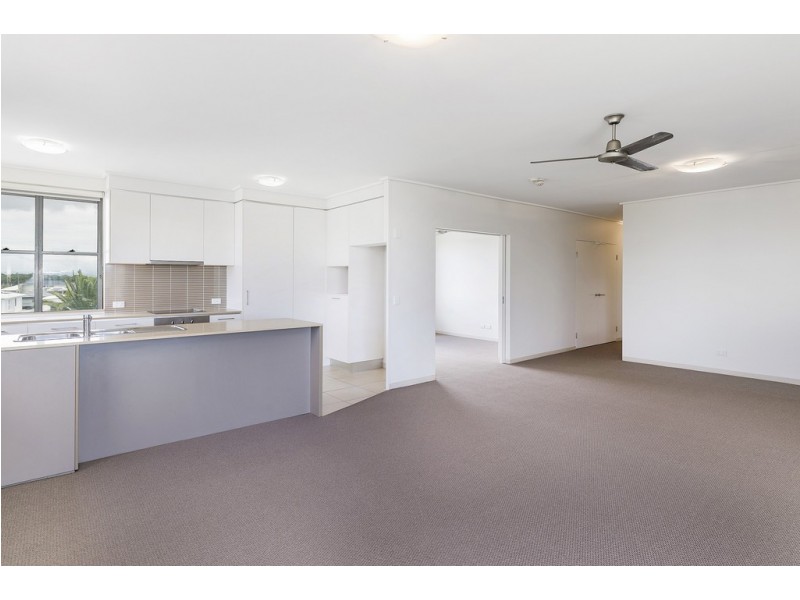 137/64 Sickle Avenue, Hope Island QLD 4212