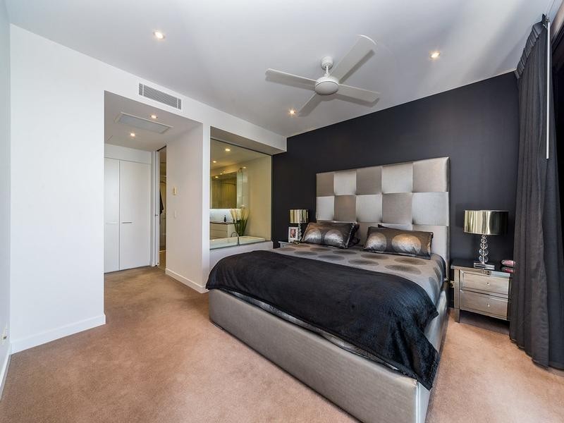 2304/1 Marina Promenade, Paradise Point QLD 4216