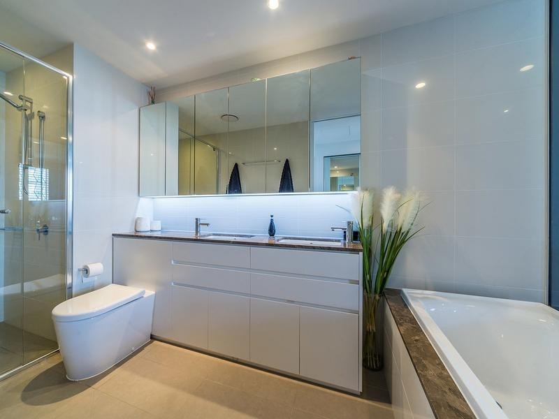 2304/1 Marina Promenade, Paradise Point QLD 4216