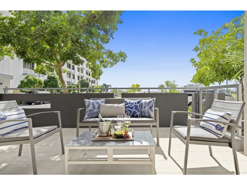 22 River Vista Way, Paradise Point QLD 4216