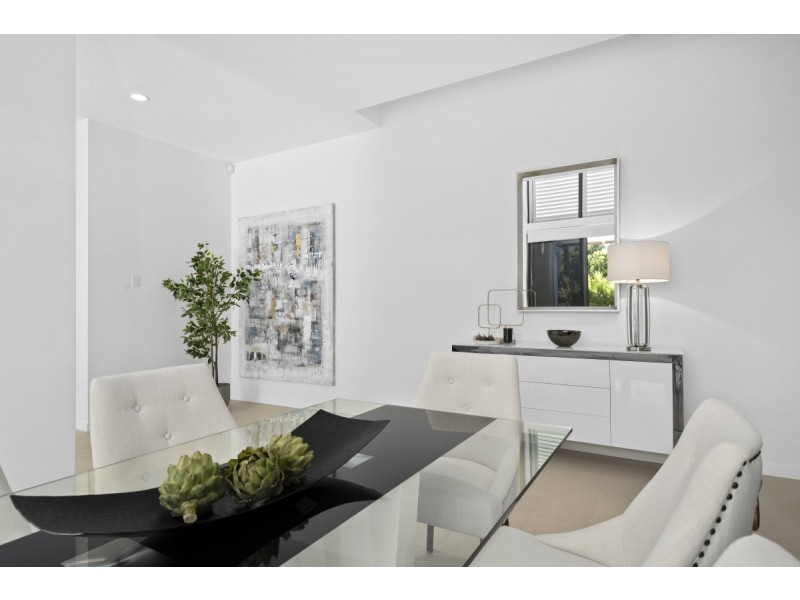 22 River Vista Way, Paradise Point QLD 4216