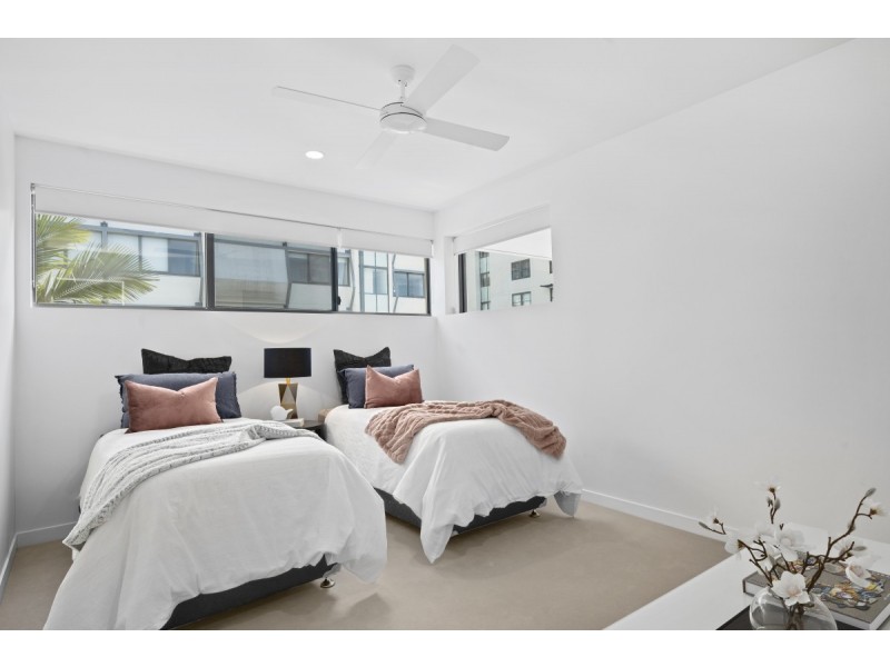 22 River Vista Way, Paradise Point QLD 4216