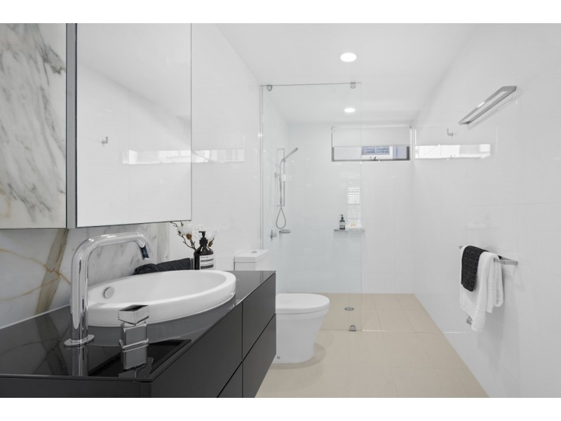 22 River Vista Way, Paradise Point QLD 4216