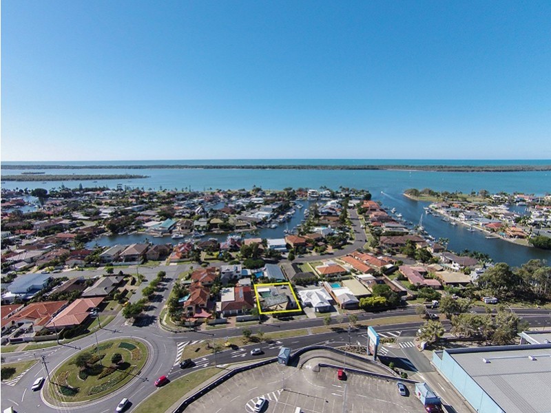 125 Bayview street, Runaway Bay QLD 4216