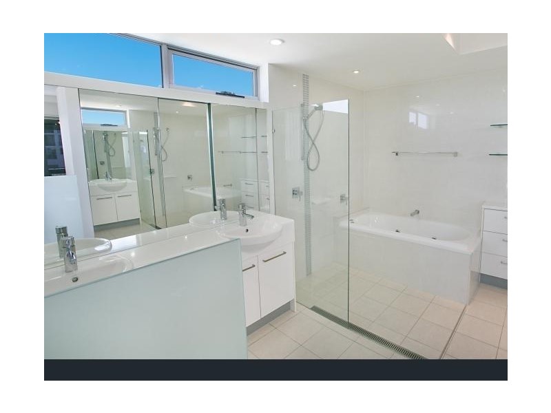 6/10-12 Imperial Parade, Labrador QLD 4215