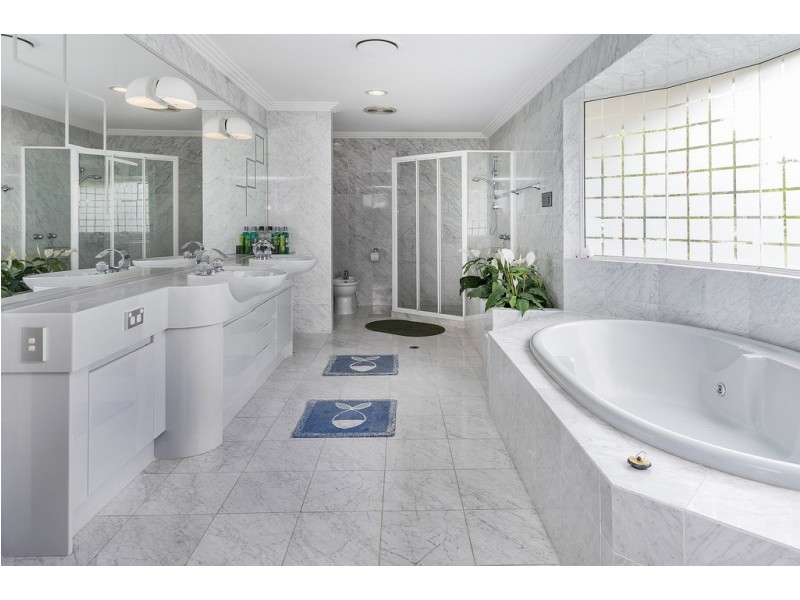 5927 Turnberry Terrace, Sanctuary Cove QLD 4212