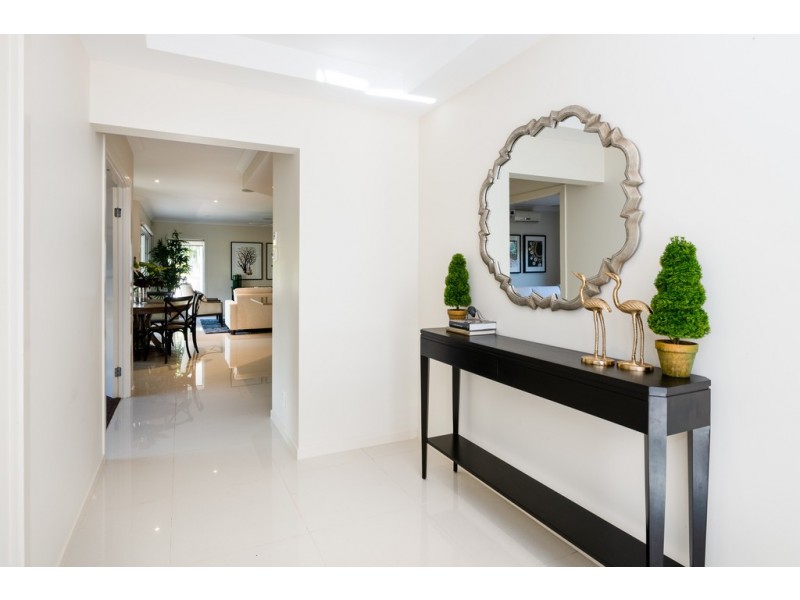 29 Rhodium Crescent, Hope Island QLD 4212