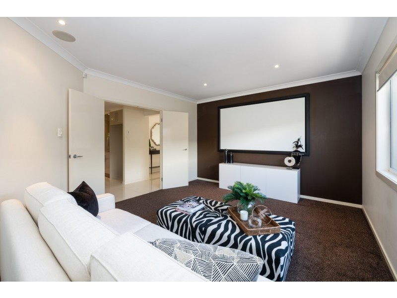 29 Rhodium Crescent, Hope Island QLD 4212