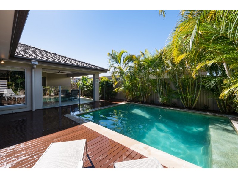 29 Rhodium Crescent, Hope Island QLD 4212