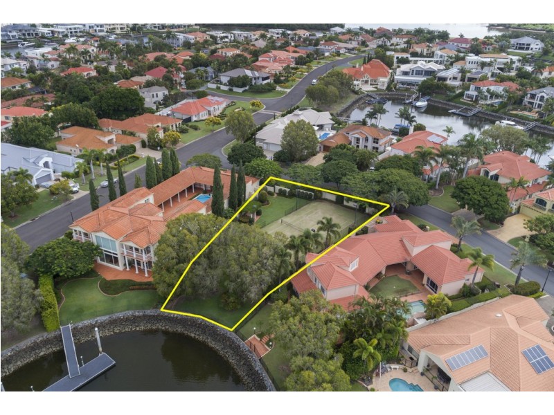 1064 Killymoon Drive, Hope Island QLD 4212