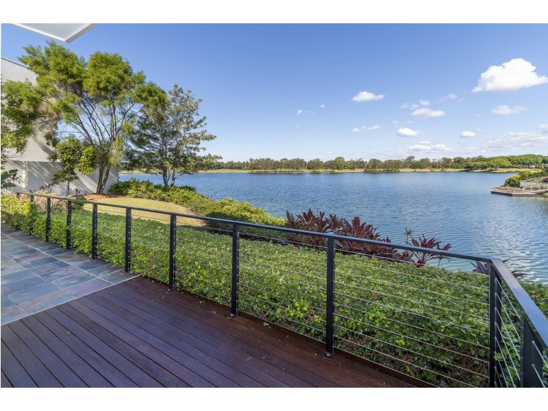 6071 Lugano Drive, Hope Island QLD 4212