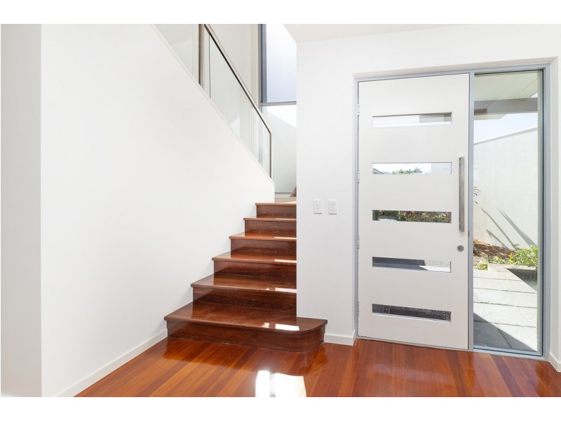 6071 Lugano Drive, Hope Island QLD 4212