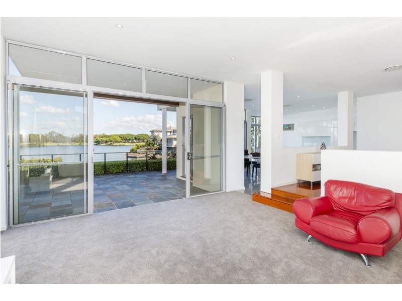 6071 Lugano Drive, Hope Island QLD 4212