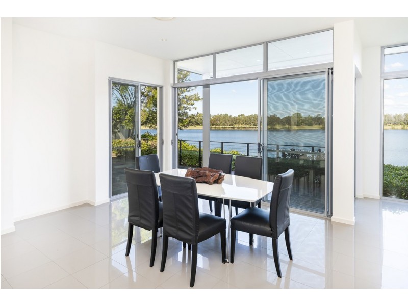 6071 Lugano Drive, Hope Island QLD 4212