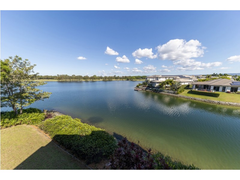 6071 Lugano Drive, Hope Island QLD 4212