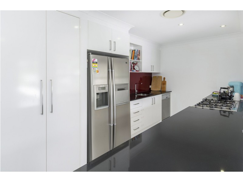 2 Limmen Street, Pimpama QLD 4209