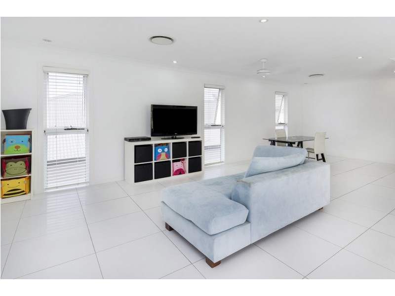 2 Limmen Street, Pimpama QLD 4209