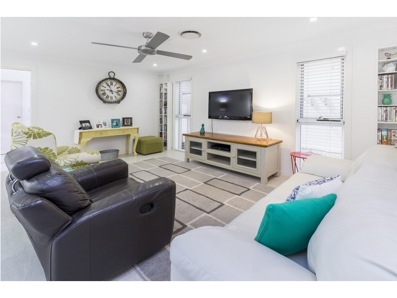 2 Limmen Street, Pimpama QLD 4209