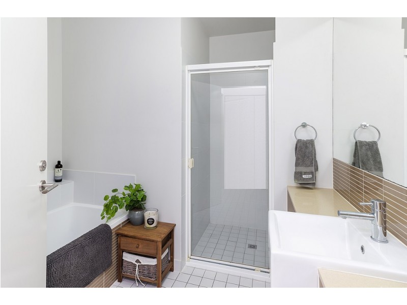 931/66 Sickle Avenue, Hope Island QLD 4212