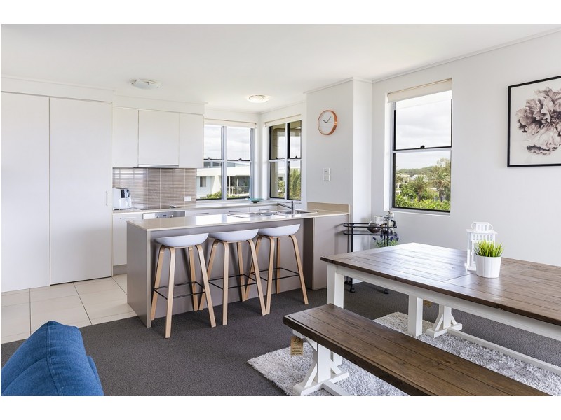 931/66 Sickle Avenue, Hope Island QLD 4212