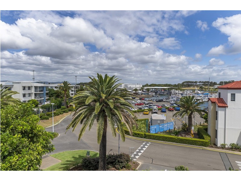 931/66 Sickle Avenue, Hope Island QLD 4212