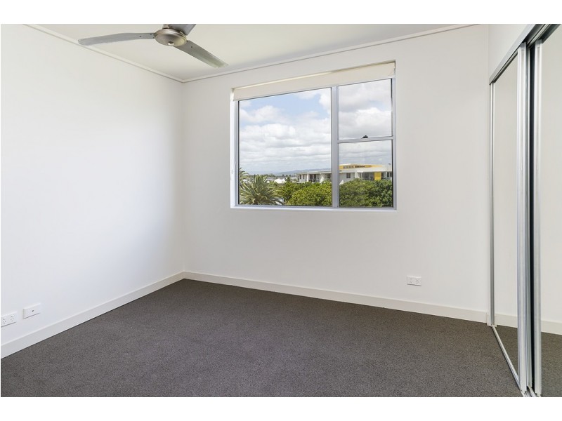 931/66 Sickle Avenue, Hope Island QLD 4212