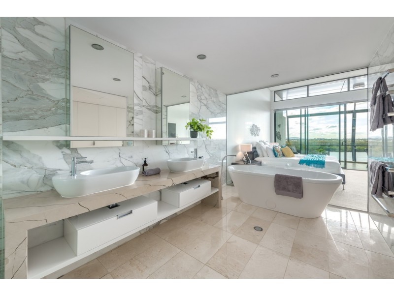 3602/4 Marina Promenade, Paradise Point QLD 4216