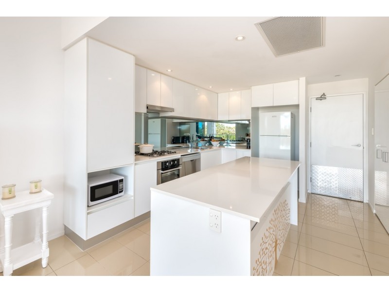 303/15 Compass Drive, Biggera Waters QLD 4216