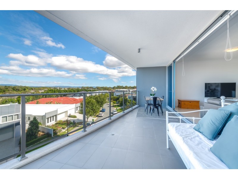 303/15 Compass Drive, Biggera Waters QLD 4216