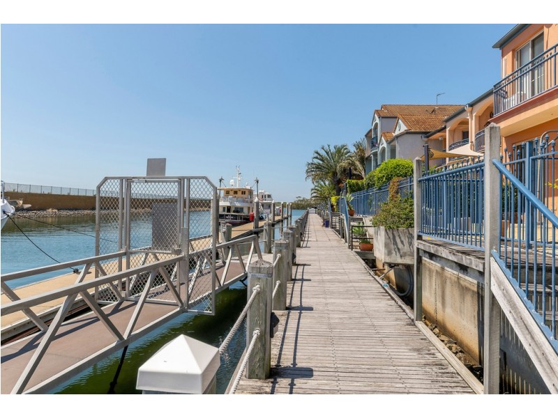94/56-58 John Lund Drive, Hope Island QLD 4212
