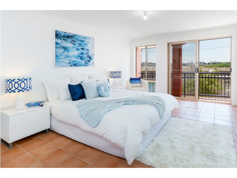 94/56-58 John Lund Drive, Hope Island QLD 4212
