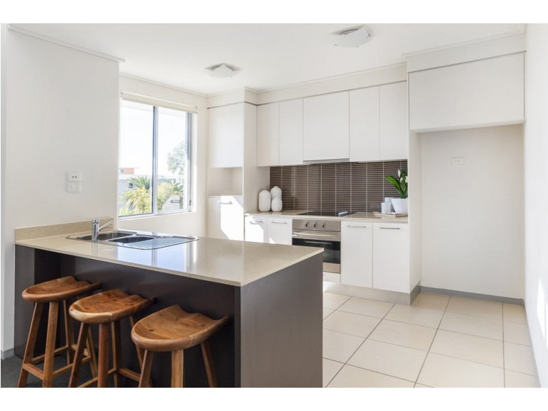 936/64 Sickle Avenue, Hope Island QLD 4212