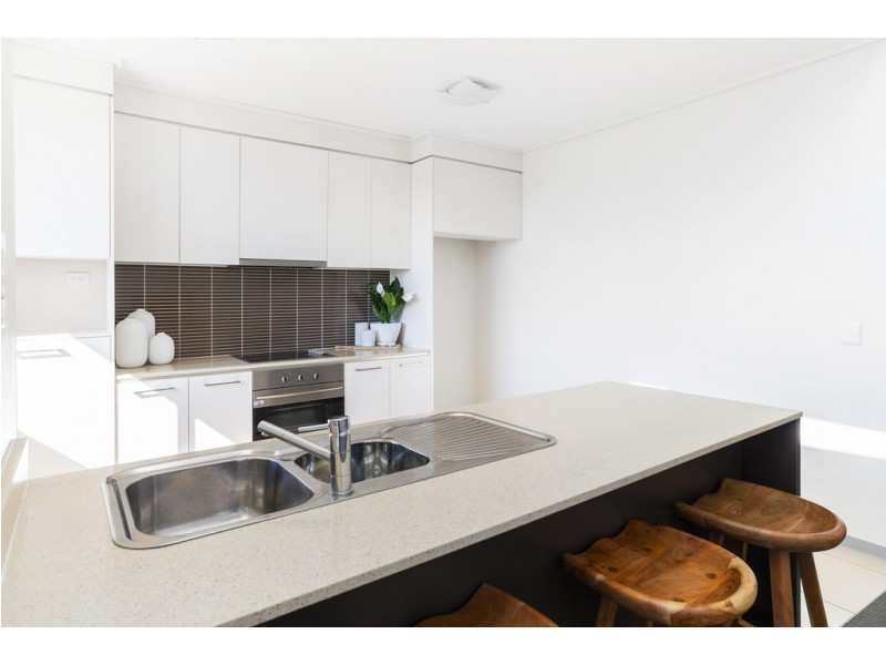 936/64 Sickle Avenue, Hope Island QLD 4212