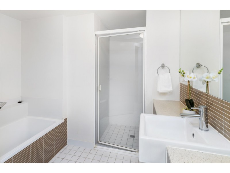 936/64 Sickle Avenue, Hope Island QLD 4212