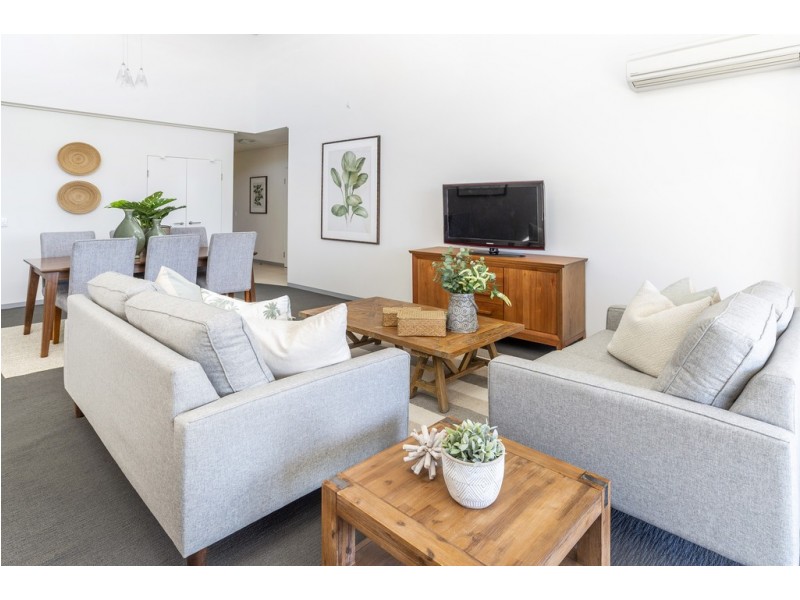 936/64 Sickle Avenue, Hope Island QLD 4212