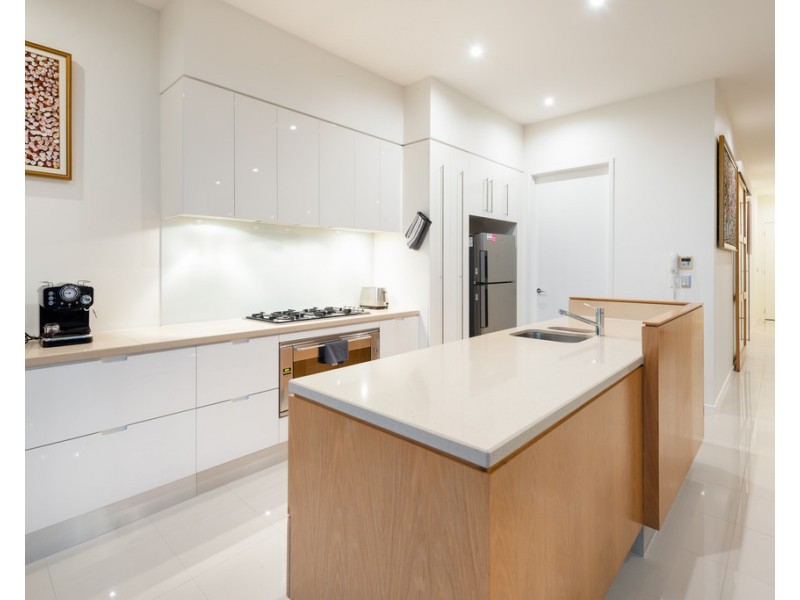 6072 Lugano Drive, Hope Island QLD 4212