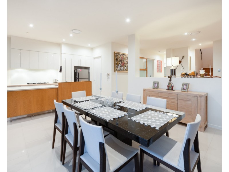 6072 Lugano Drive, Hope Island QLD 4212