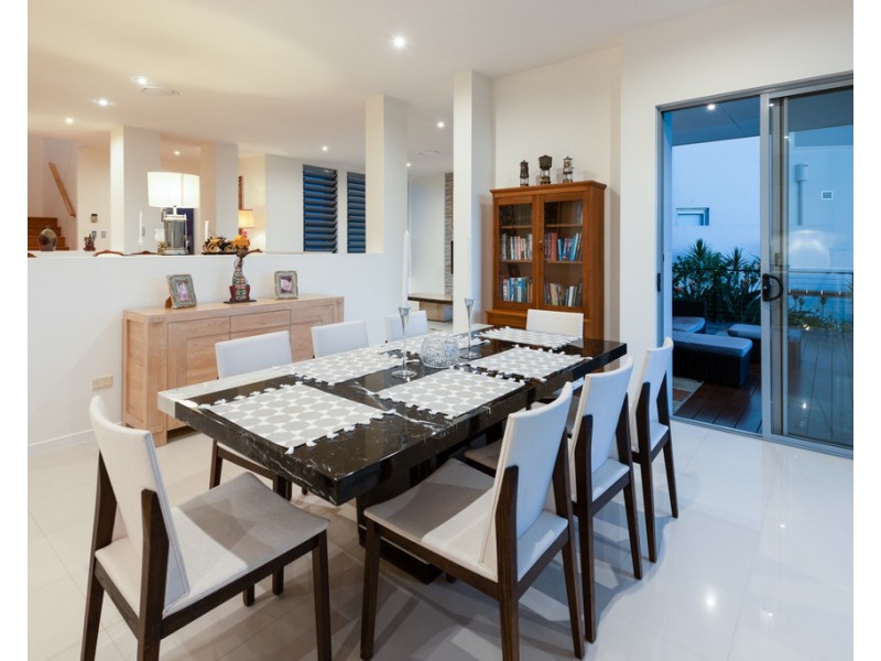 6072 Lugano Drive, Hope Island QLD 4212