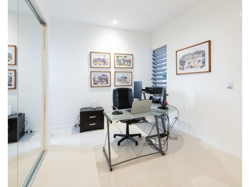 6072 Lugano Drive, Hope Island QLD 4212