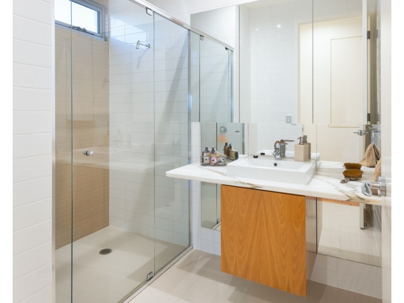 6072 Lugano Drive, Hope Island QLD 4212