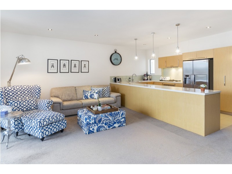 322/3-5 Pendraat Parade, Hope Island QLD 4212