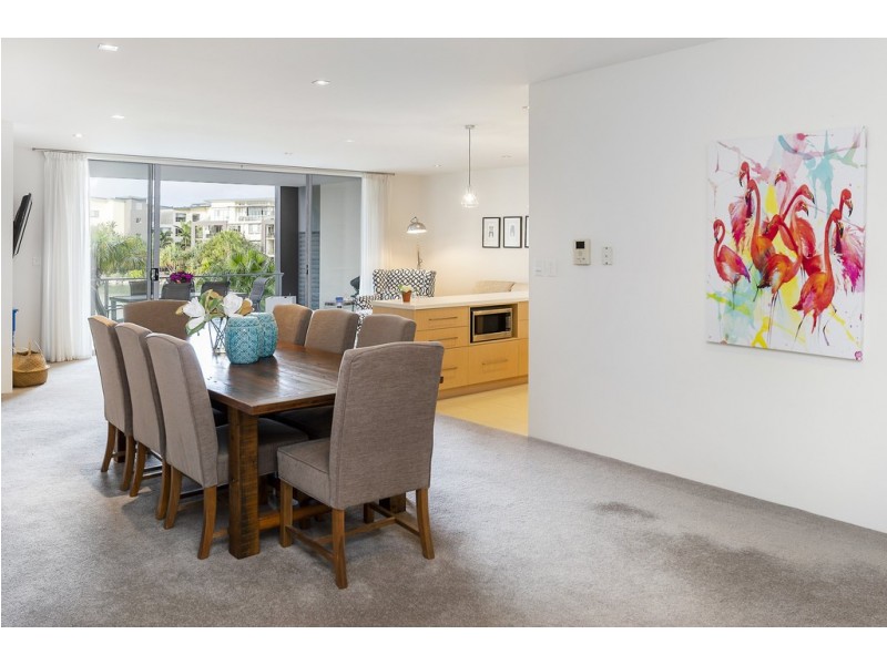 322/3-5 Pendraat Parade, Hope Island QLD 4212