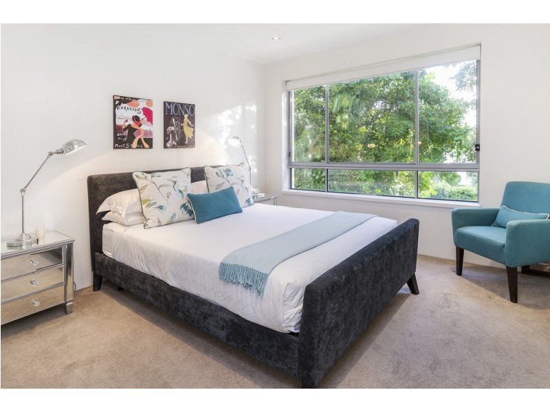 322/3-5 Pendraat Parade, Hope Island QLD 4212