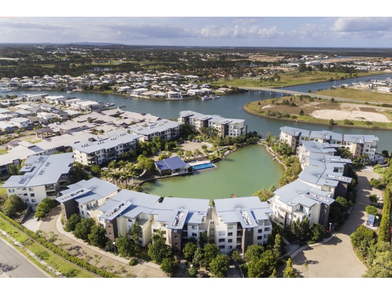 322/3-5 Pendraat Parade, Hope Island QLD 4212