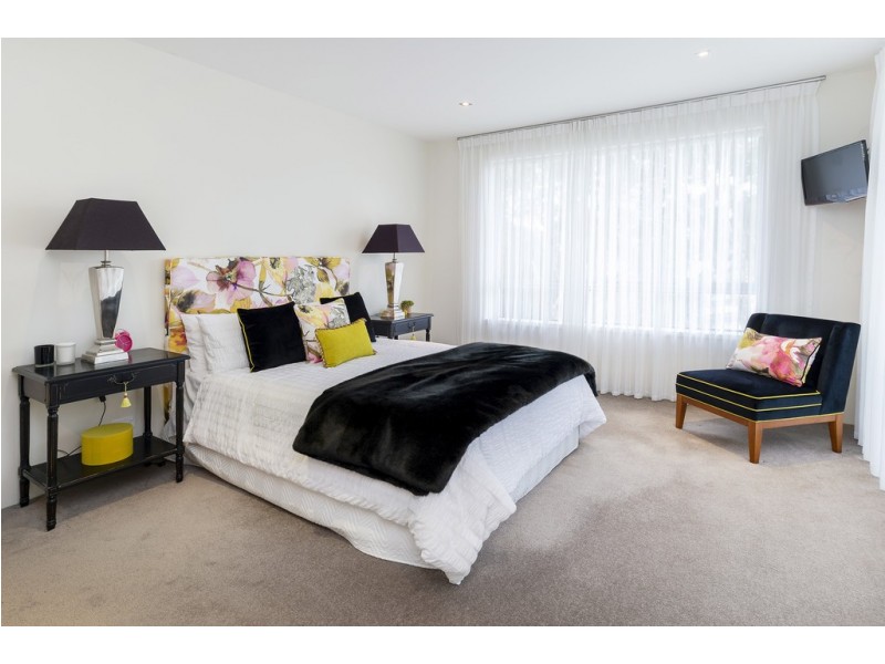 322/3-5 Pendraat Parade, Hope Island QLD 4212