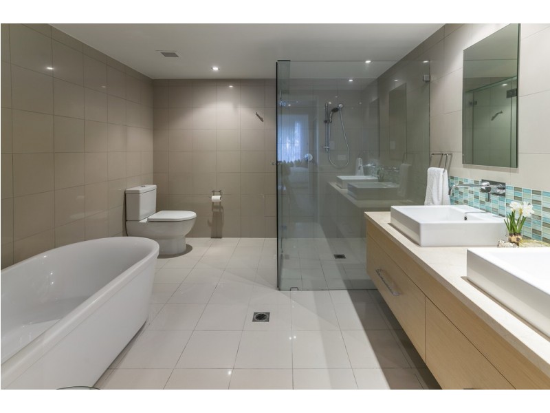 322/3-5 Pendraat Parade, Hope Island QLD 4212