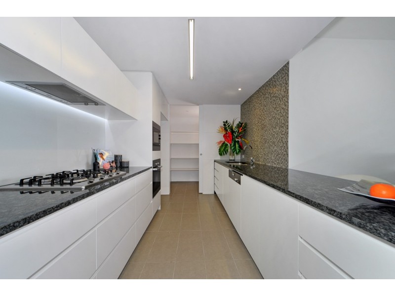 3204/4 Marina Promenade, Paradise Point QLD 4216
