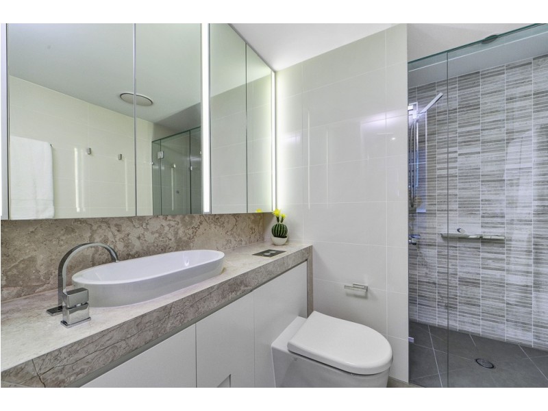 3204/4 Marina Promenade, Paradise Point QLD 4216